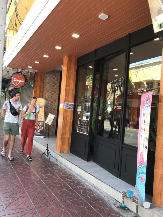 Baanpin Hotel Bangkok Exterior photo