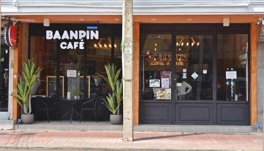 Baanpin Hotel Bangkok Exterior photo
