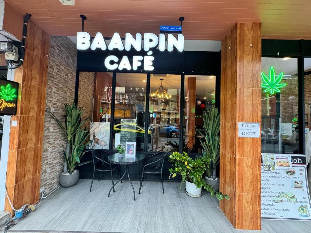 Baanpin Hotel Bangkok Exterior photo