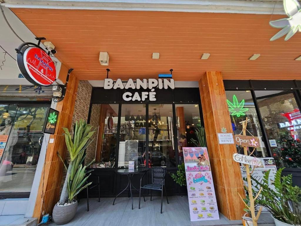 Baanpin Hotel Bangkok Exterior photo