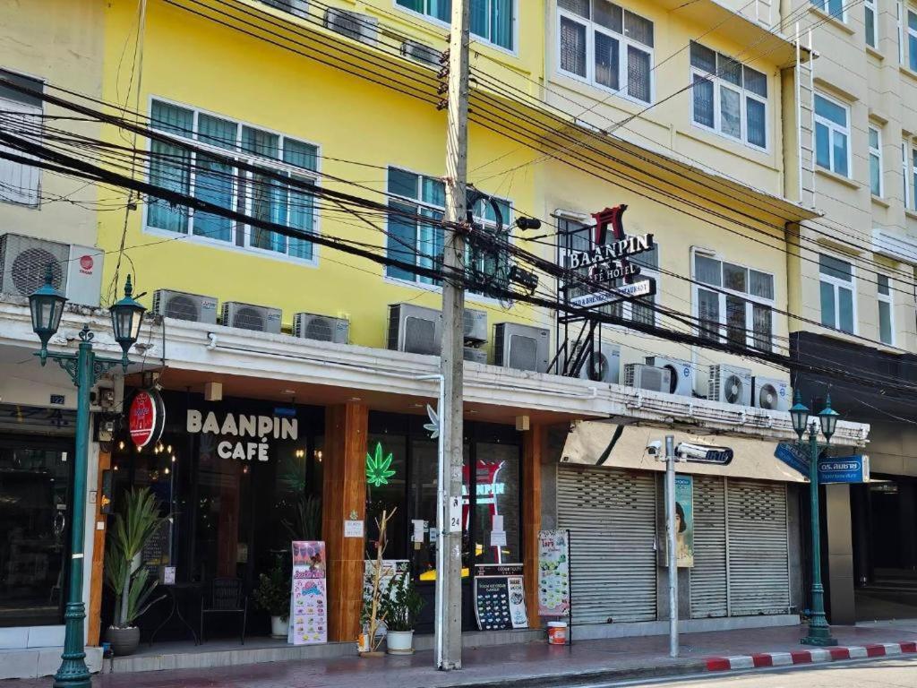Baanpin Hotel Bangkok Exterior photo