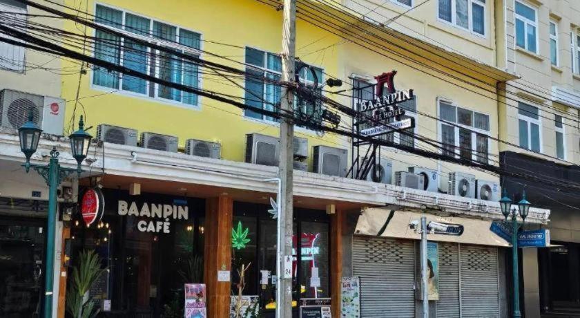 Baanpin Hotel Bangkok Exterior photo