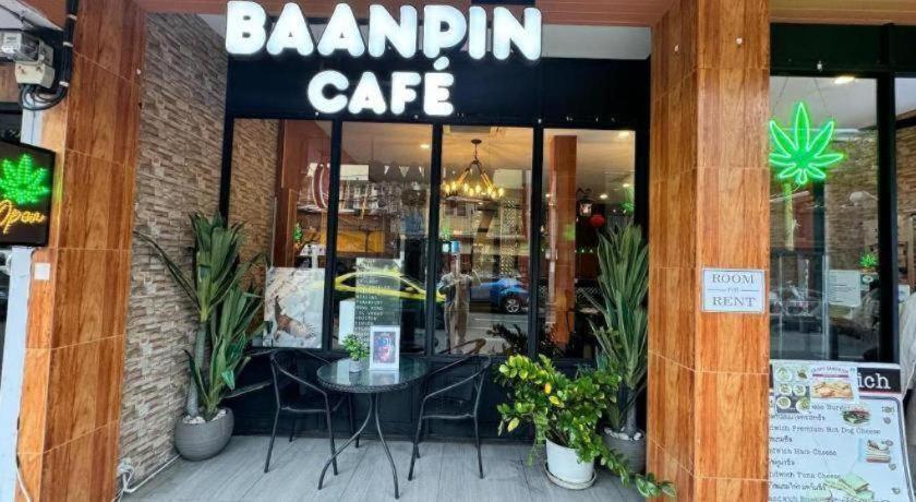 Baanpin Hotel Bangkok Exterior photo